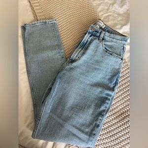 Abercrombie The 90’s Slim Straight Ultra High Rise Jeans